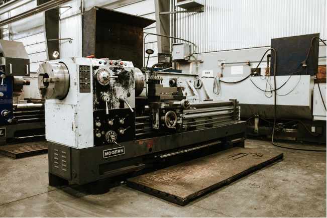 Modern DY680x2000g Manual Lathe